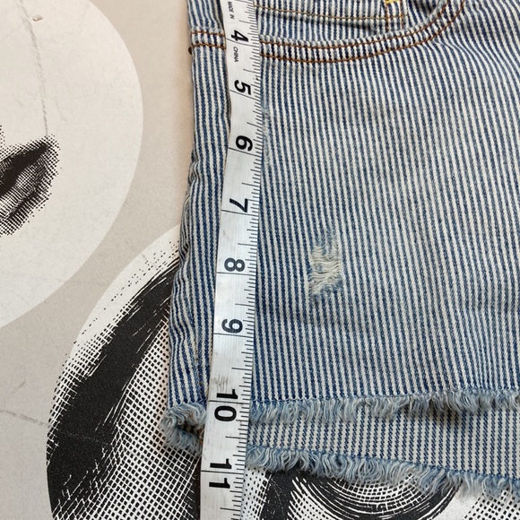 Lucky Brand Riley Distressed Denim Cutoff Striped Jean Shorts, Sz 8 - Picture 9 of 10